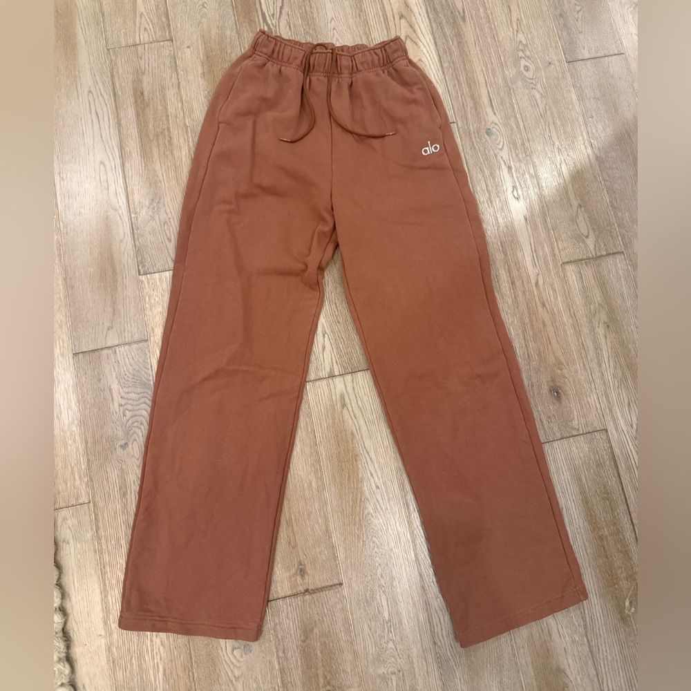 Alo Accolade Sweatpants in Chestnut Brown size xs